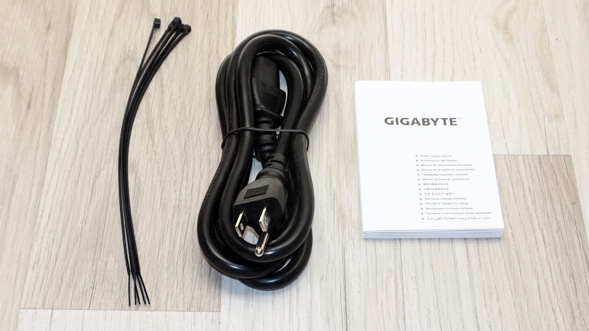GIGABYTE 1000GM PG5 1000W