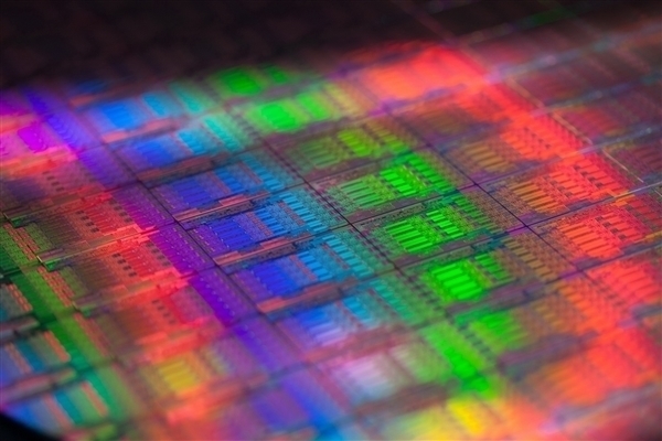 进入1.4nm节点比台积电更快：Intel 14A工艺关键指标D0提前一年实现