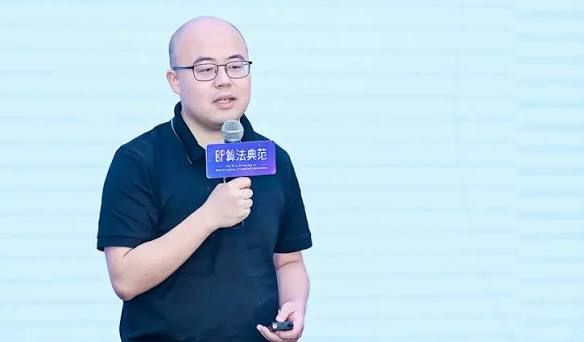 Kimi 和 DeepSeek，为什么出现在同一张模型架构图里？