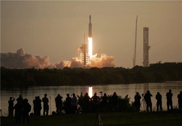 16年磨一镜！NASA罗曼空间望远镜终于升空：视野达哈勃的100倍