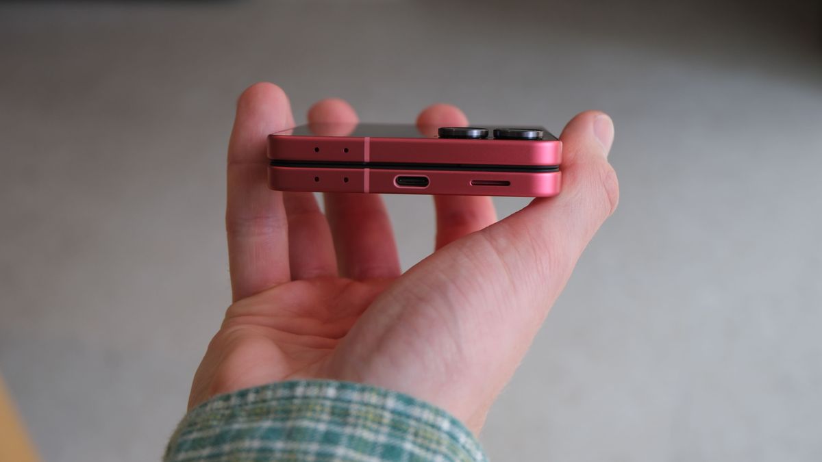 Samsung Galaxy Z Flip 7 hands-on images