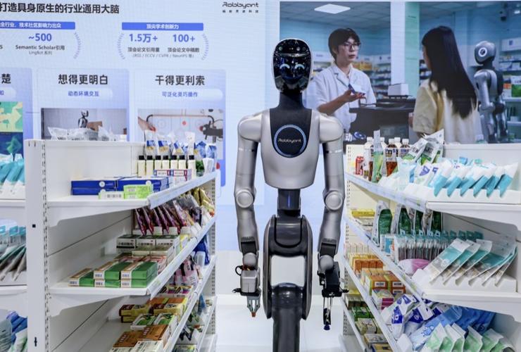 外滩大会三问具身智能: 模型、数据、生态如何突围?