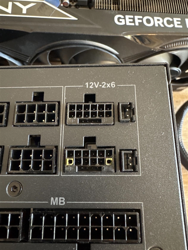 RTX 5090待机烧毁!官方直接拒保:没用显卡原装线